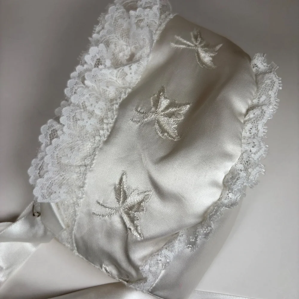 Vintage white Satin Lace Embroidered Baby Bonnet Christening Baptism Christmas